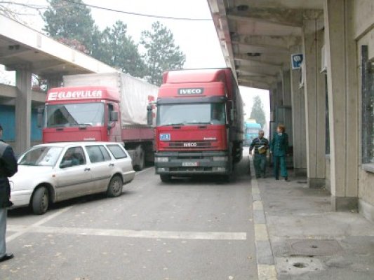 Trei autoturisme cu ITP-uri false, descoperite la Negru Vodă